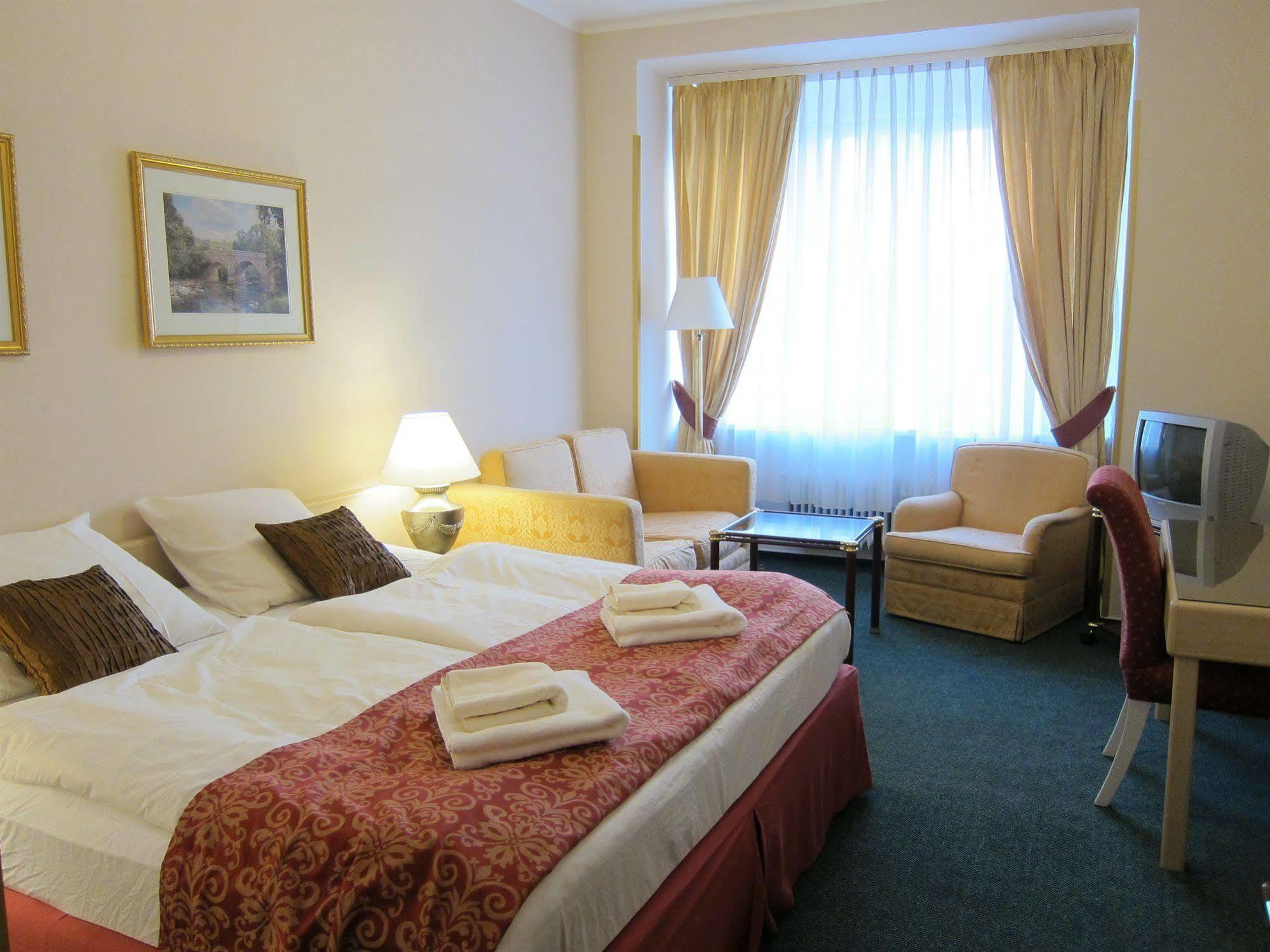 Mira Hotel